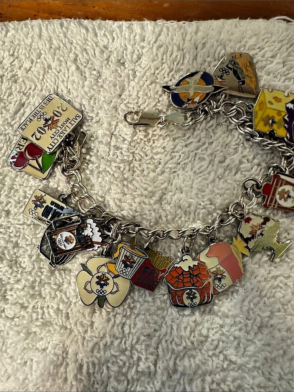 2002 Salt Lake City Winter Olympics Souvenir Charm Bracelet Silver & Multicolor